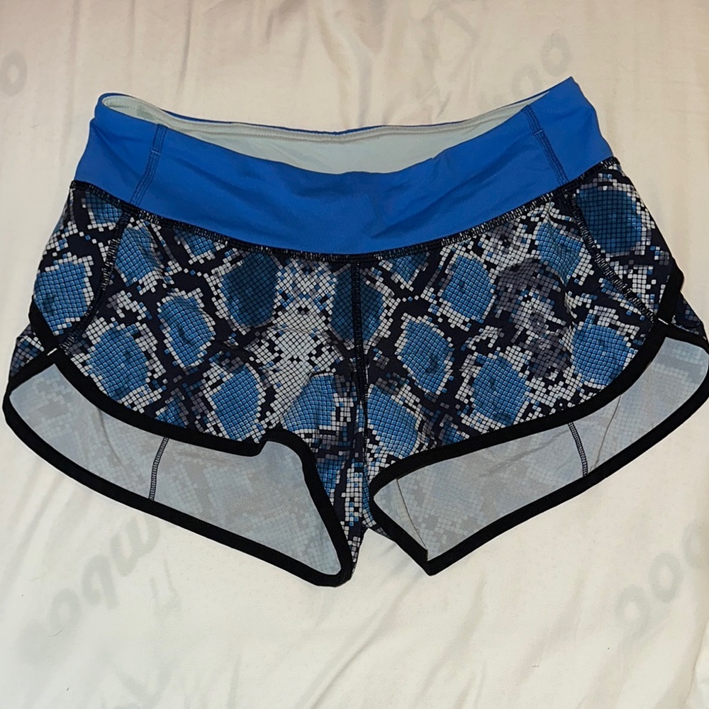 lululemon athletica snake print shorts || limited edition